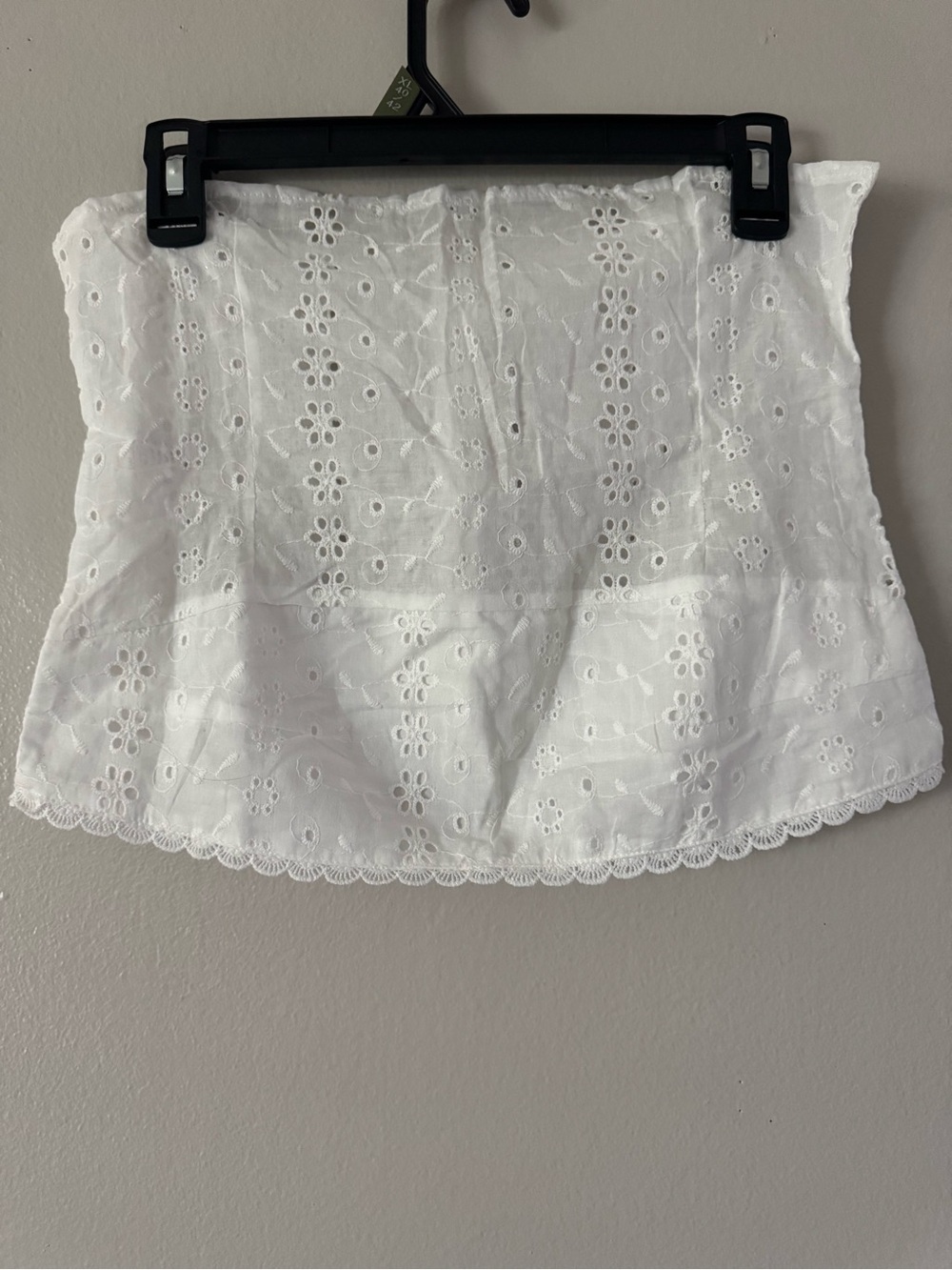 White Eyelet Strapless Tube Top